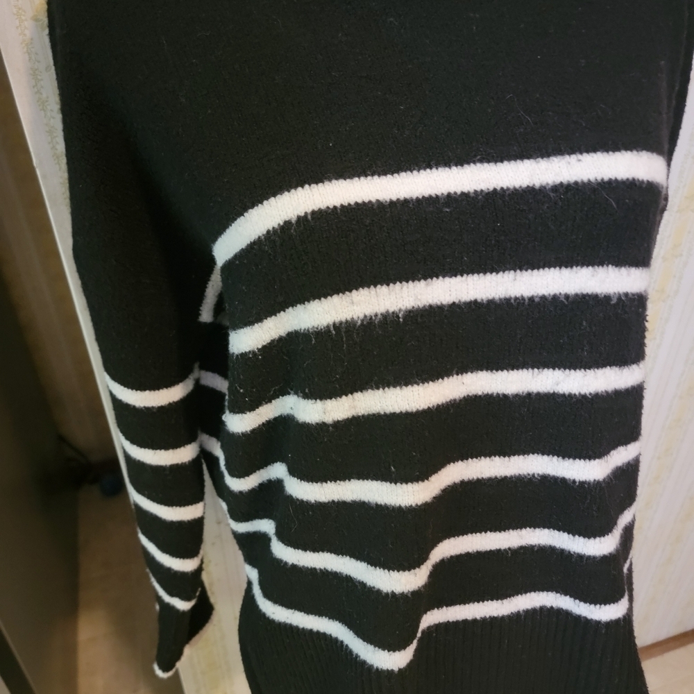 Inner Circle Sweater Sz L - Picture 6 of 6